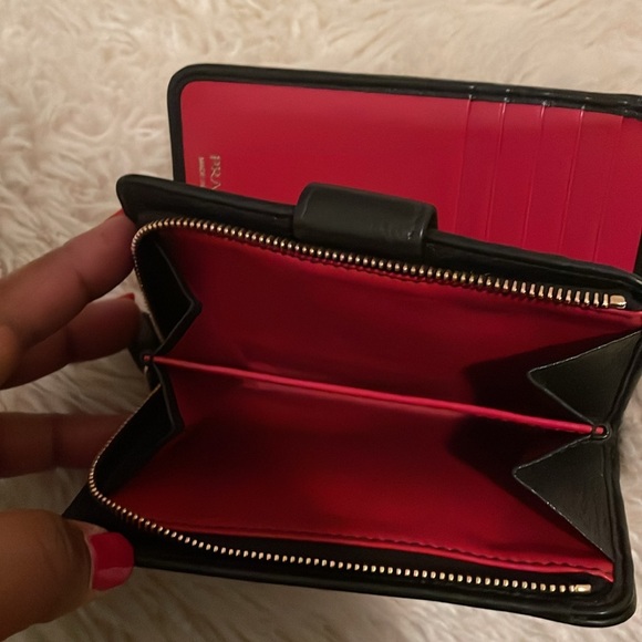 Prada Black Wallet - Picture 4 of 11